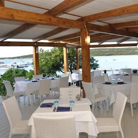 Baia De Bahas Hotel *